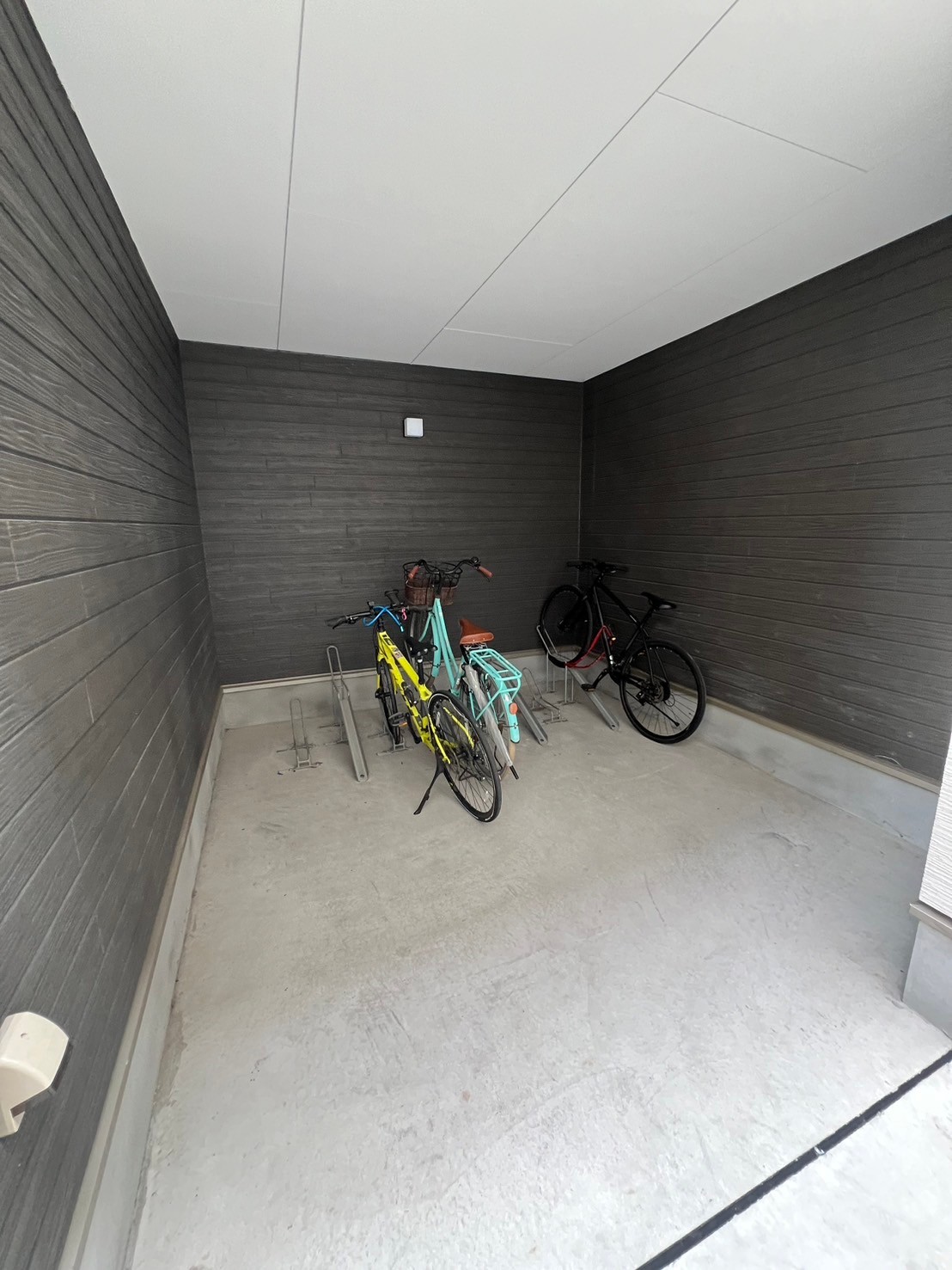 グラースコート 屋根付き駐輪場