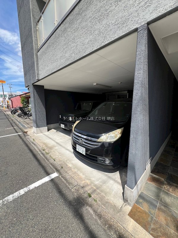 エヌエムトラントアン 駐車場