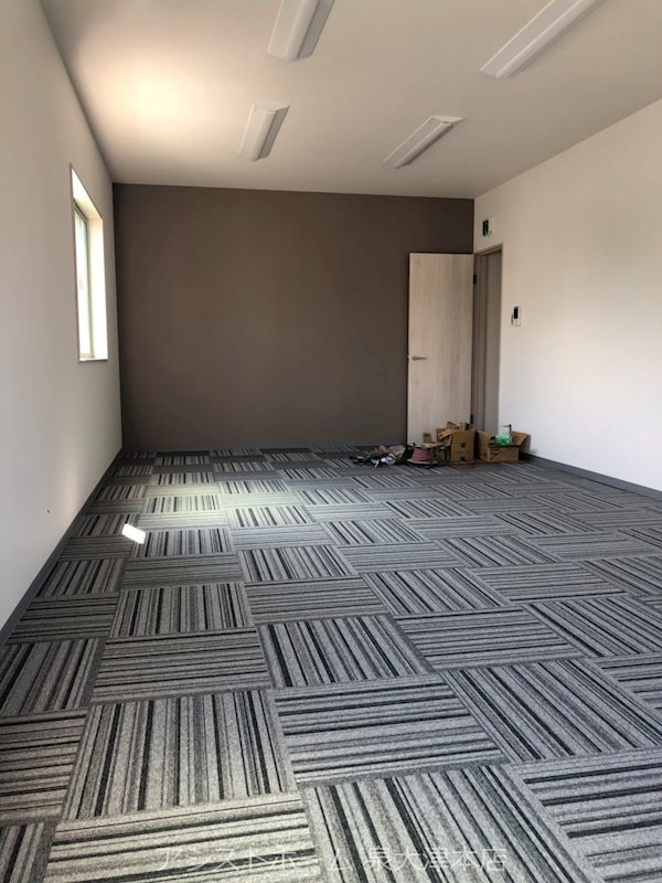 ウェアーハウス千原 玄関