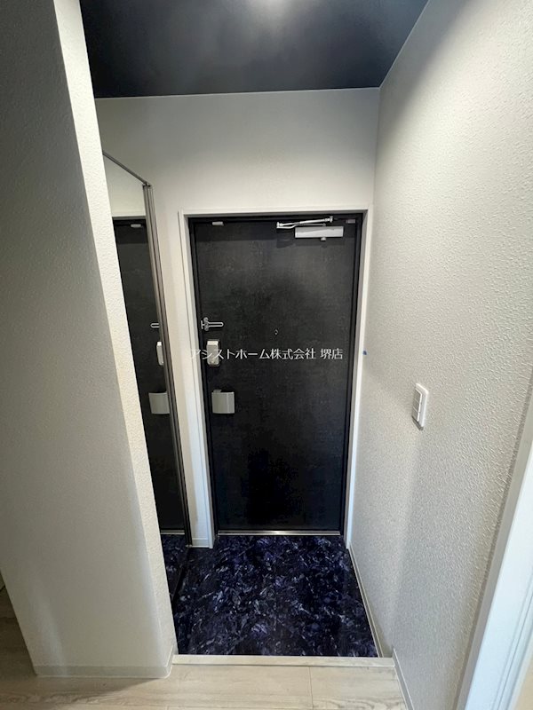 エヌエムスワサントオンズノース 玄関