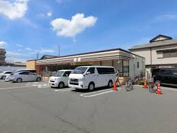 ハイクオリティ向陵 コンビニ