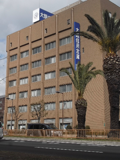 エイジングコート堺東 銀行