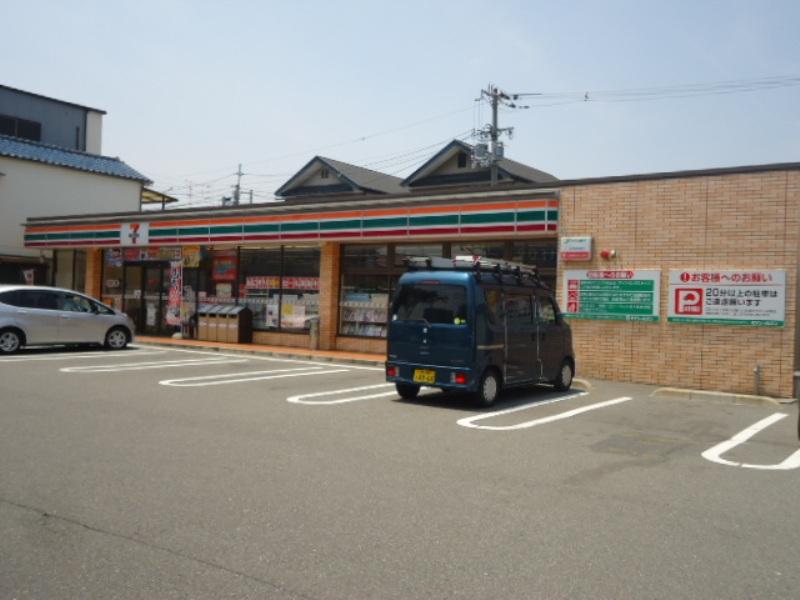 メゾンサン コンビニ