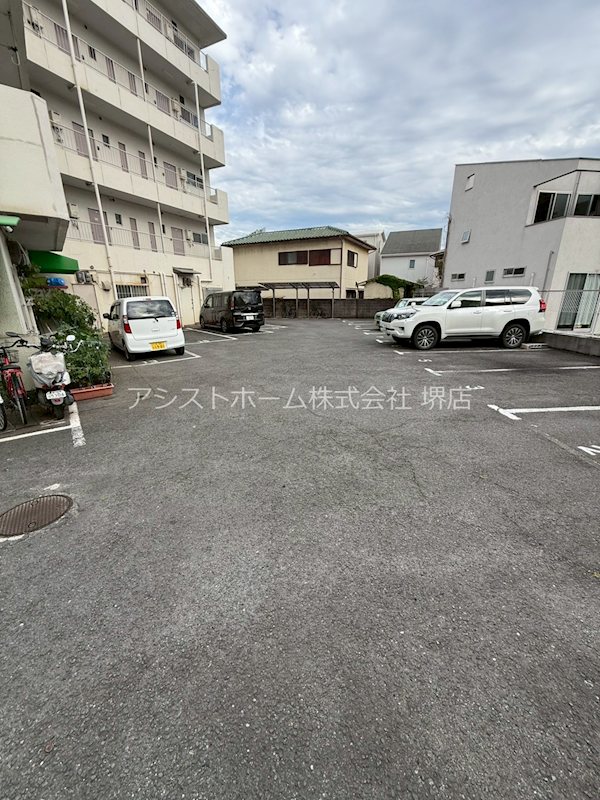 ハイツ大浜 駐車場