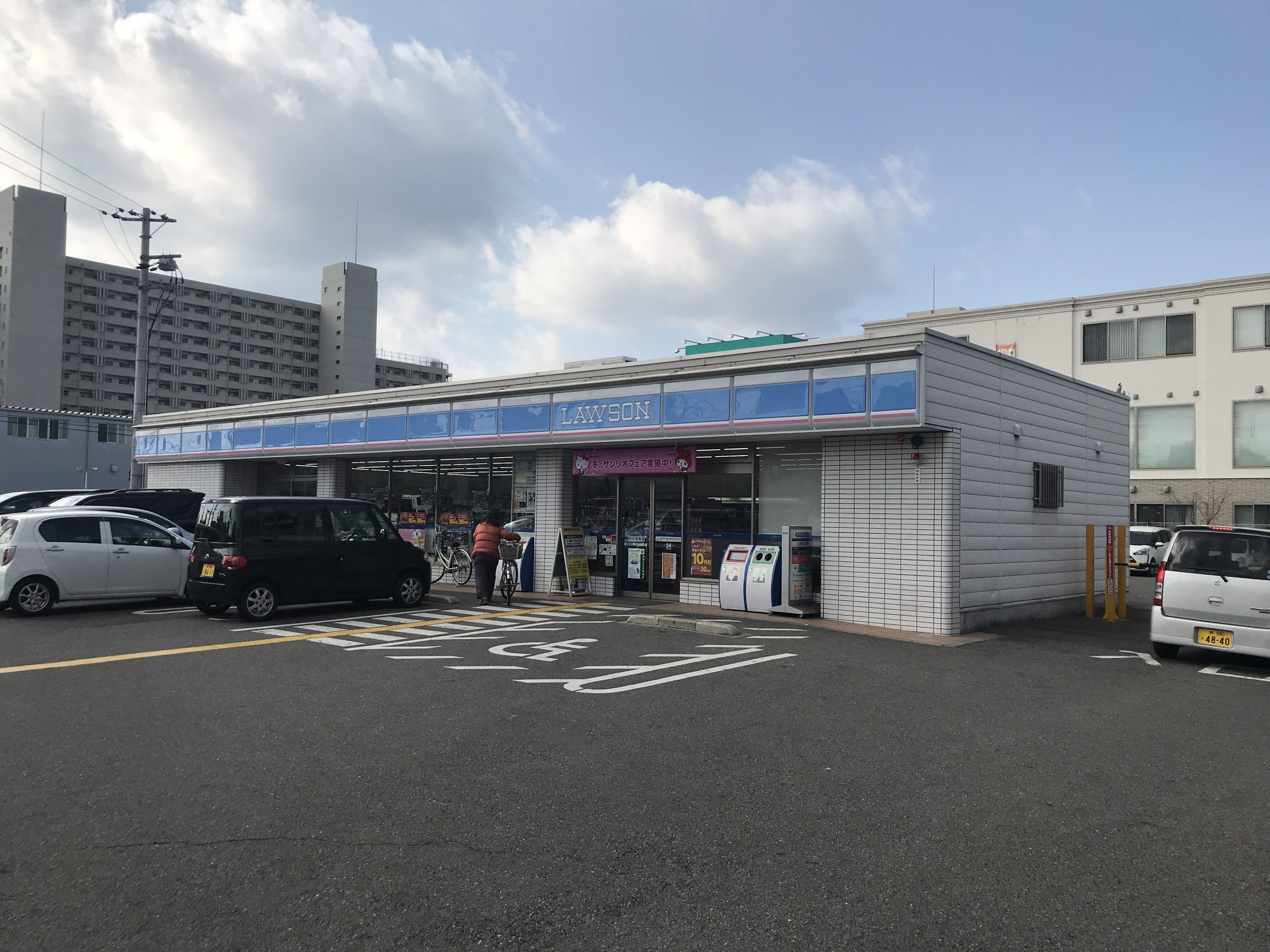 エヌエムトラントユイット コンビニ