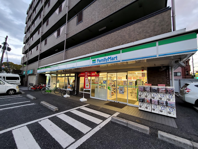 コンクオーレ香ヶ丘A コンビニ