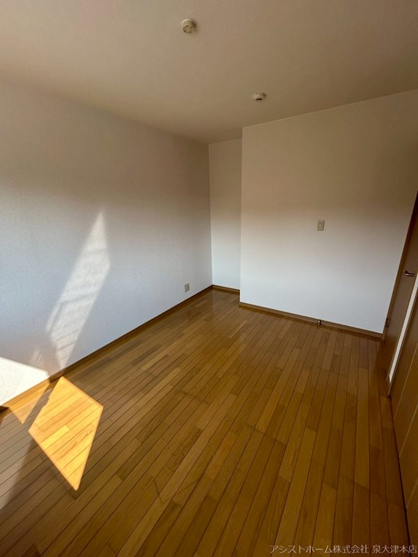 ラ・プリミエール城東 窓があり日差しの入るお部屋です