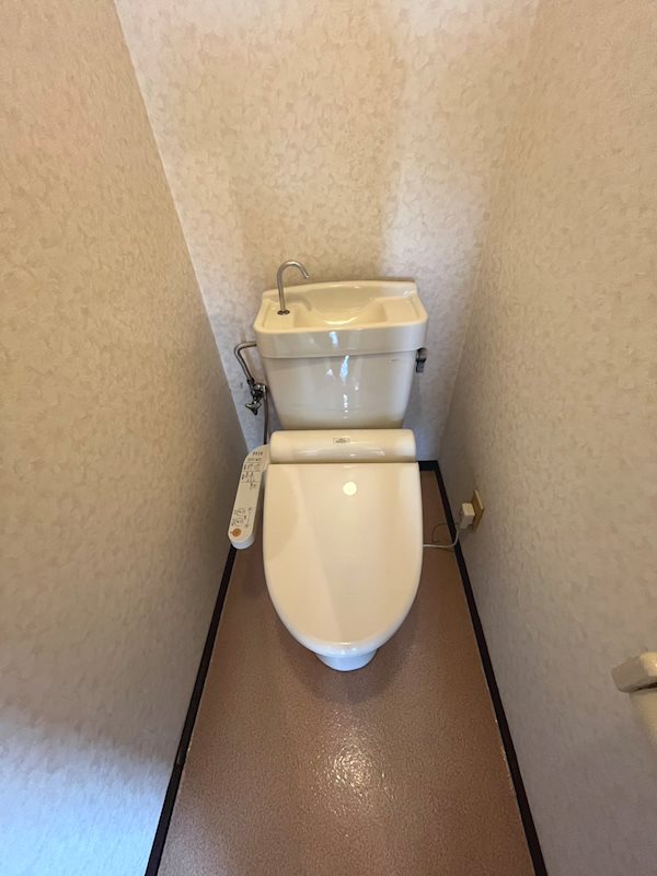 藤原ビル 嬉しい温水洗浄暖房便座!!