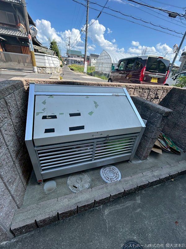 アモリ―ル 共用ゴミ捨て場