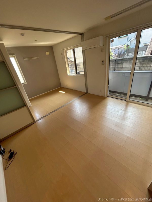 アモリ―ル 窓があり日差しの入るお部屋です