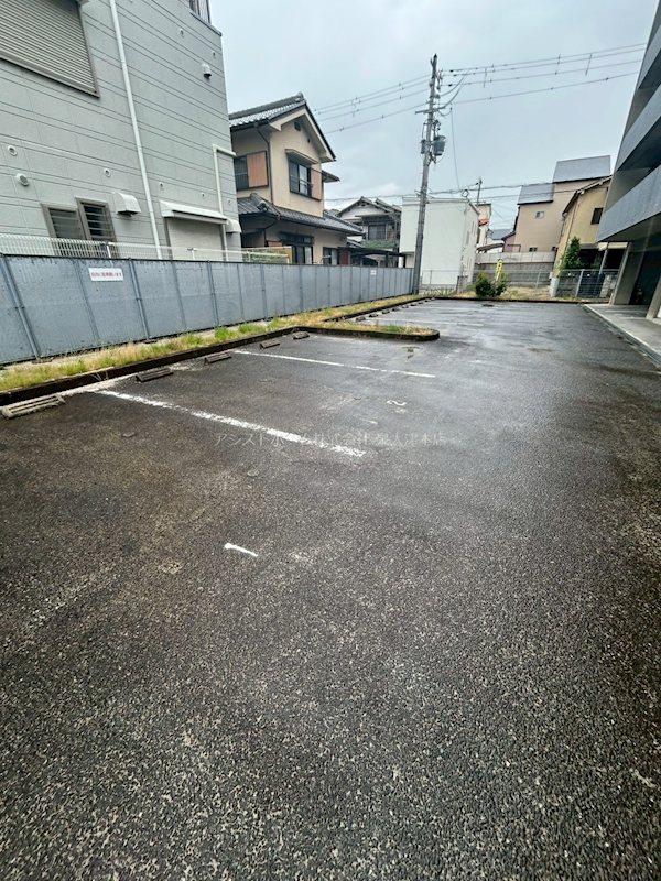 シャルル泉大津 駐車場