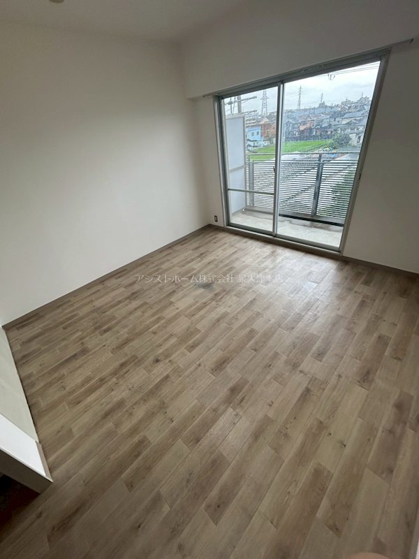 シャルル泉大津 窓があり日差しの入るお部屋です