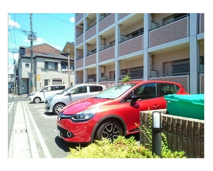 ユーヴェＳ  駐車場