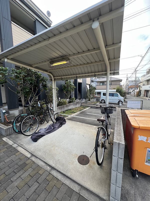 フジパレス南清水町Ⅱ番館  屋根付き駐輪場