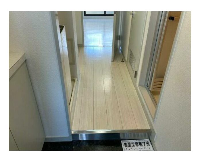 エヌエムサンカンテヌフ    玄関