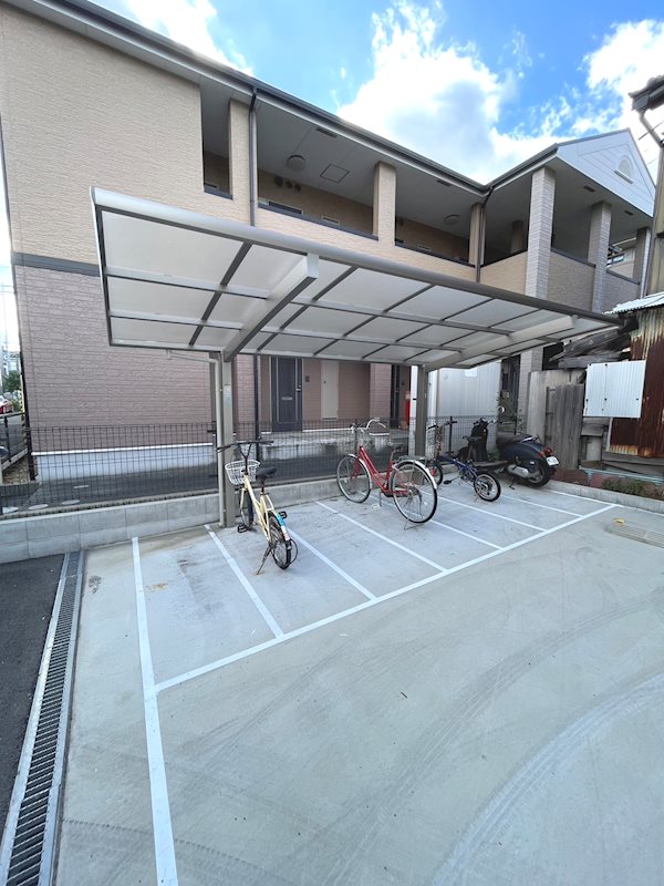 エステイトE泉大津 屋根付き駐輪場