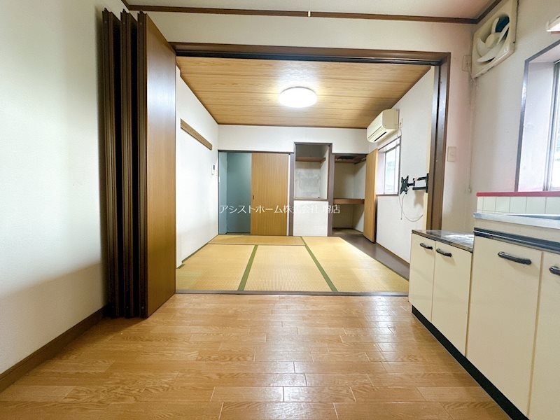 南旅篭町東4丁店舗付き住宅 リビング
