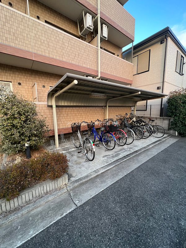 ふろーらみなと出島浜 屋根付き駐輪場