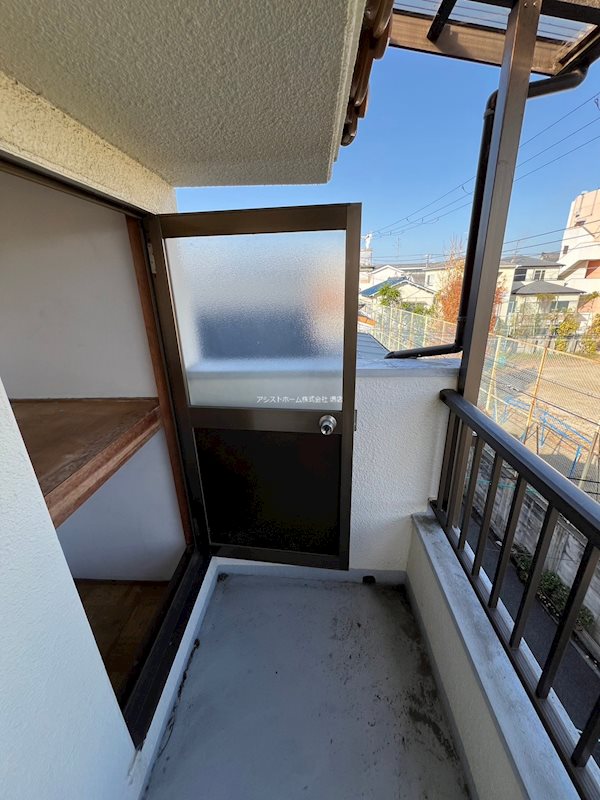 羽衣3丁目戸建て 3階バルコニーに収納スペー
