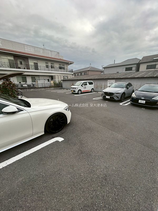 グランソレイユ 駐車場