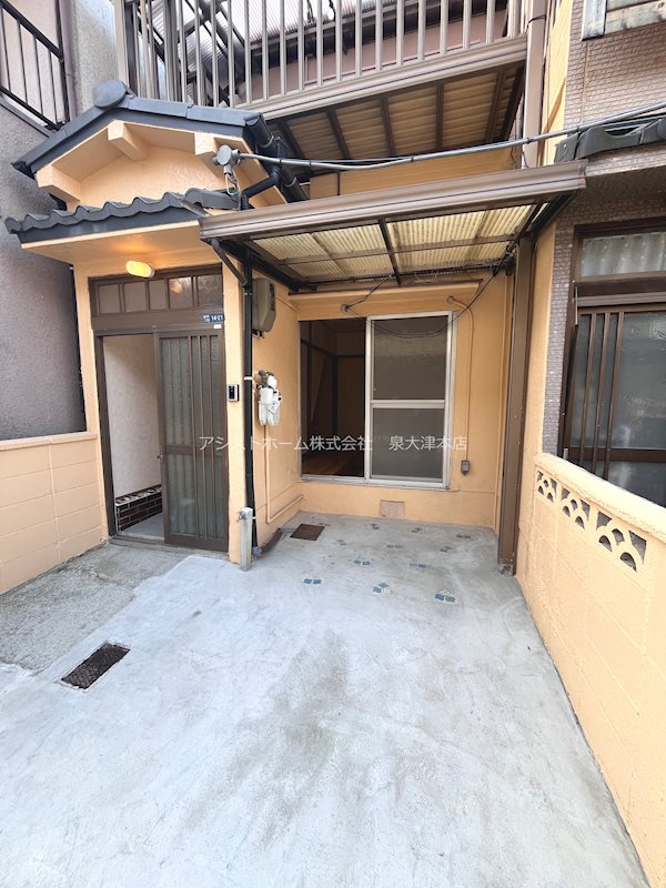 富秋町連棟貸家 駐車場
