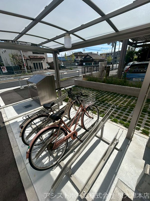 フジパレス助松町Ⅱ番館 屋根付き駐輪場