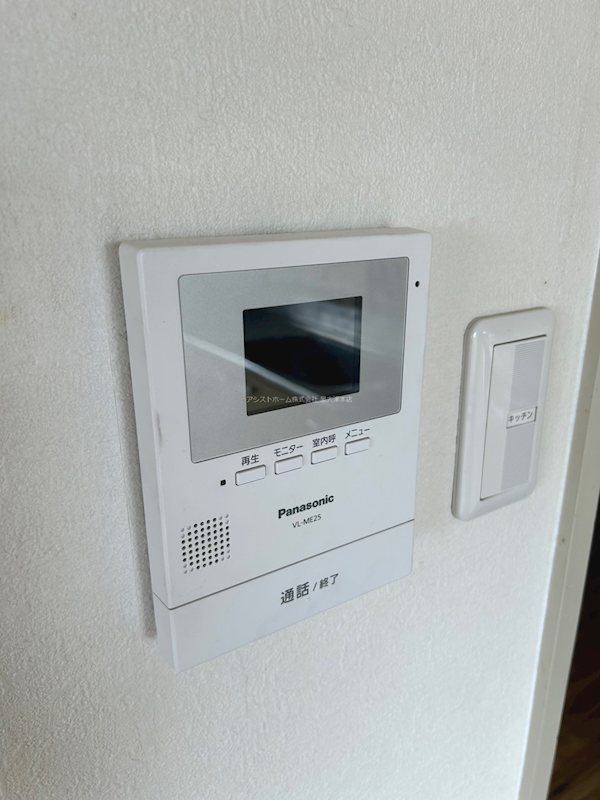 ロイヤルコーポ忠岡 来訪者をカメラで確認できるので女性の方にも安心