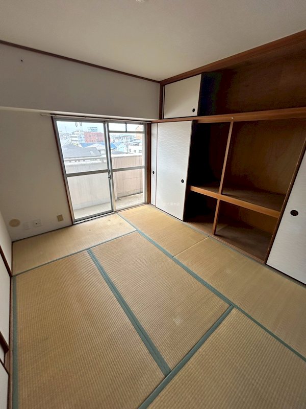 ロイヤルコーポ忠岡 和室