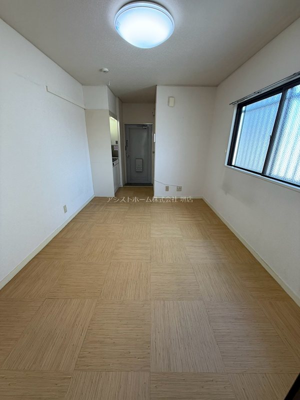 サングレール南旅篭 よこ窓付きで明るいお部屋