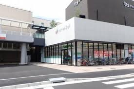 ウォーク羽衣 ﾌｧﾐﾘｰﾏｰﾄ 羽衣駅東店