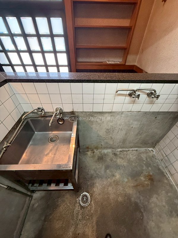 堺市堺区旭ヶ丘南町3丁店舗付き住宅 1階店舗内装