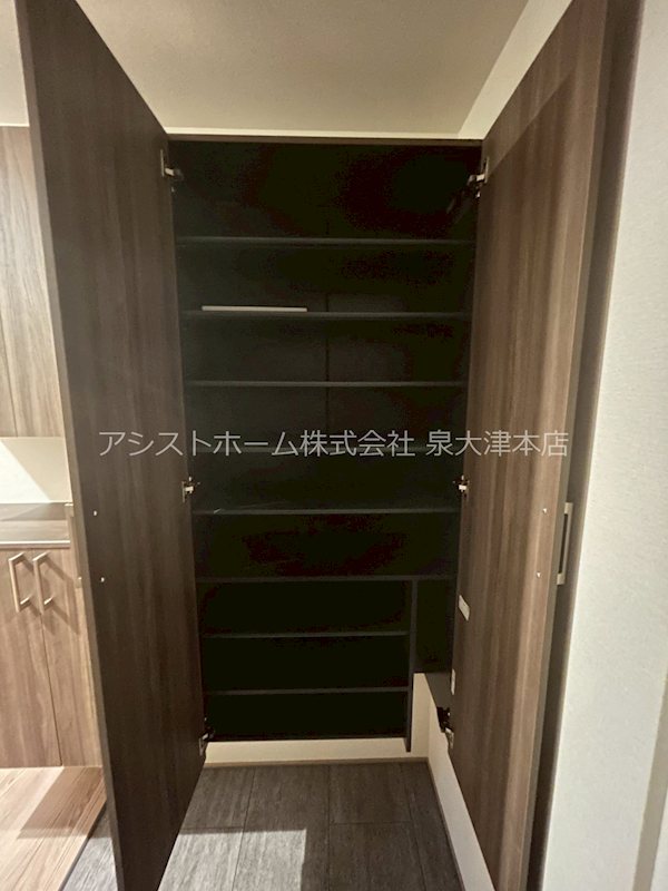 East Hills 収納豊富なシューズボックスです!(^^)!