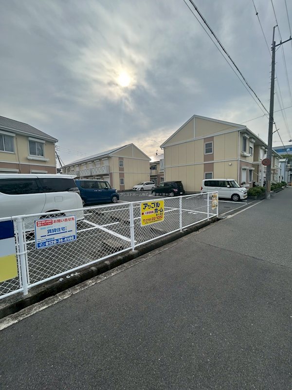 ハイツ菅原 広い駐車場