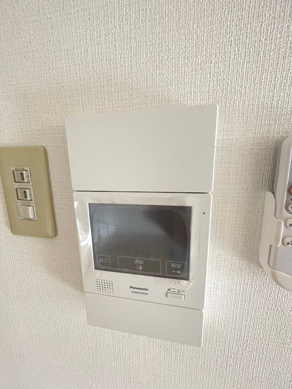 ロサノS北豊中 来訪者の顔が見えて安心モニター付きインターフォン♪