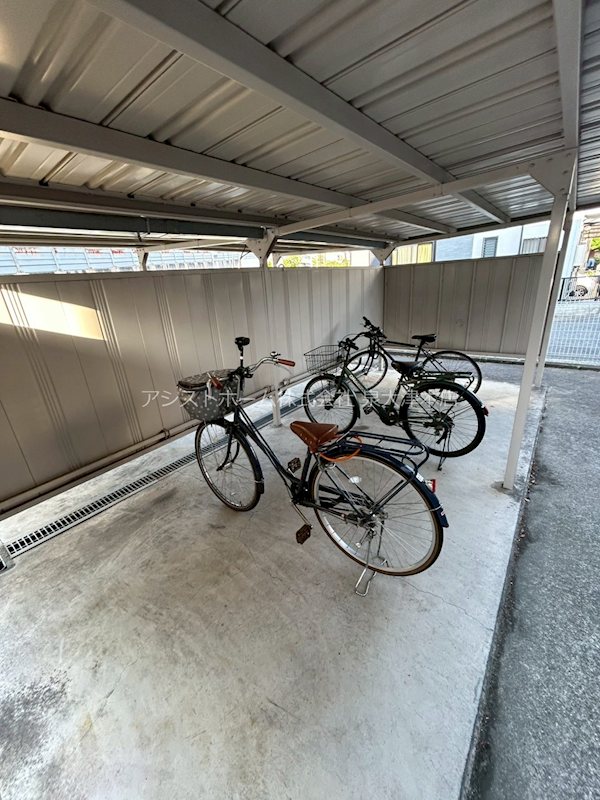 あすなろ 屋根付き駐輪場