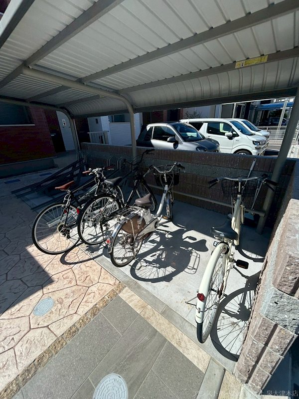 ディアコート　加守 屋根付き駐輪場