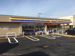 アンプルールフェールフォルス ﾐﾆｽﾄｯﾌﾟ 岸和田包近町店