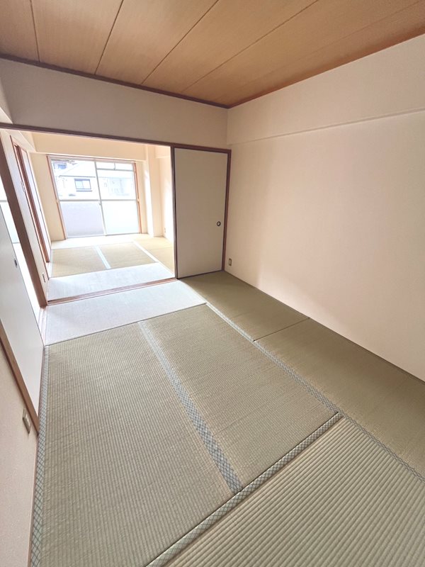 セルサス和泉 二間つづきの和室☆