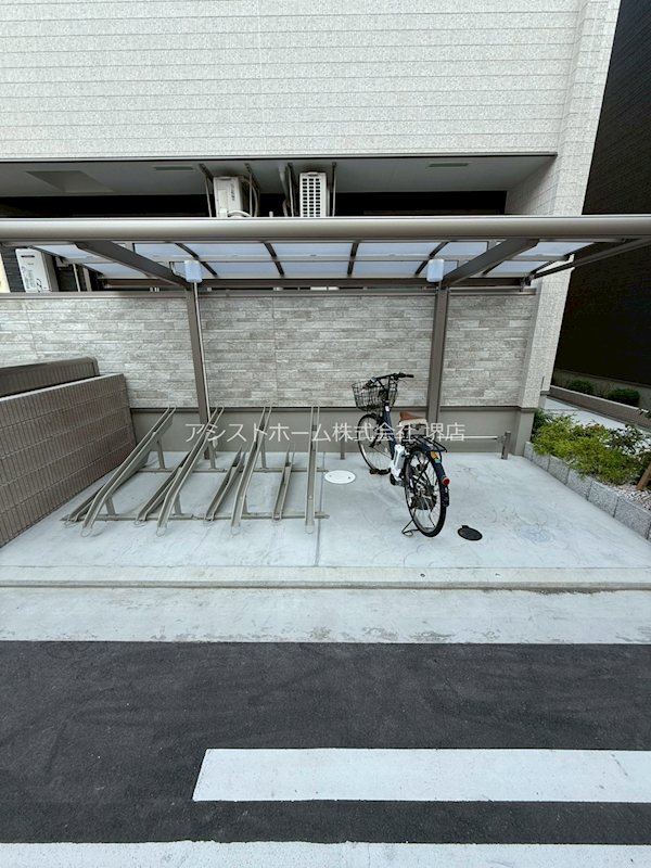 フジパレス南清水町ノース 屋根付き駐輪場