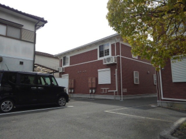 アメニティＢ 駐車場