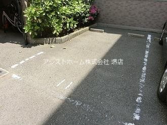 サンライズ三国ケ丘 駐車場
