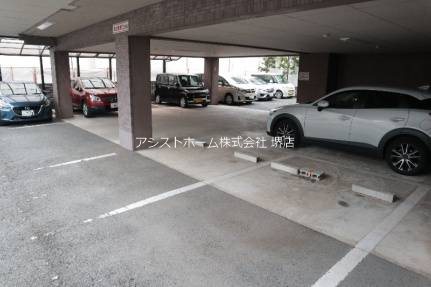 サンライズ三国ケ丘 駐車場