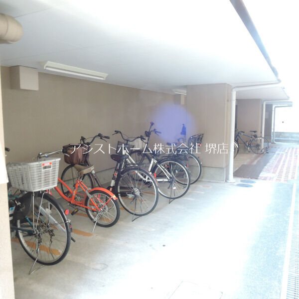 ノアーナ堺東 屋根付き駐輪場