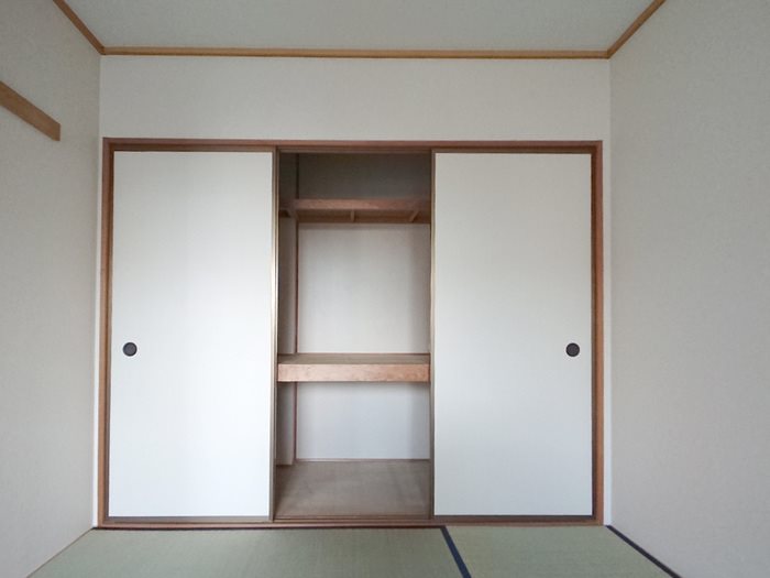 ヴァンベールしののめ 押し入れ