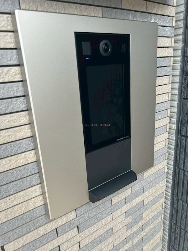 グランハイツ西喜 来訪者をカメラで確認できるので女性の方にも安心