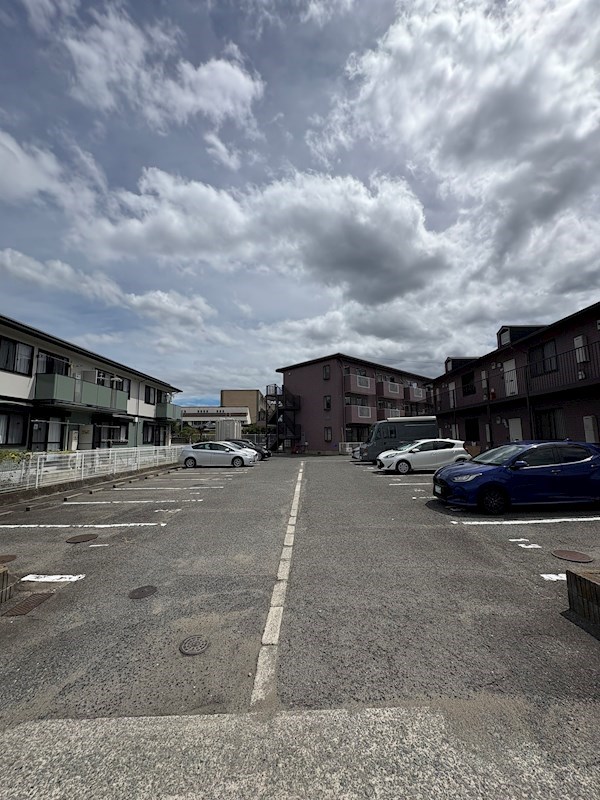 メゾン楠 駐車場