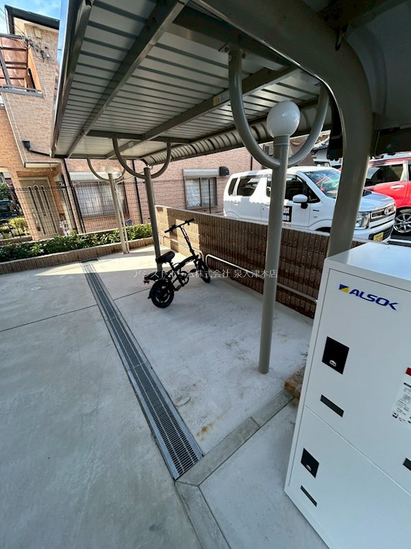 ベル　ソレイユ 屋根付き駐輪場