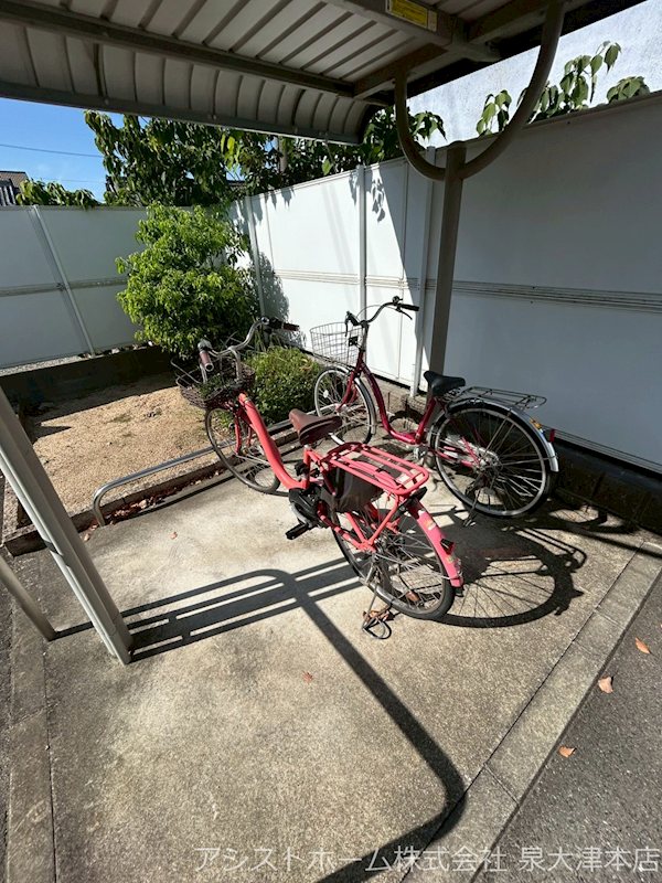 アメニティＢ 屋根付き駐輪場