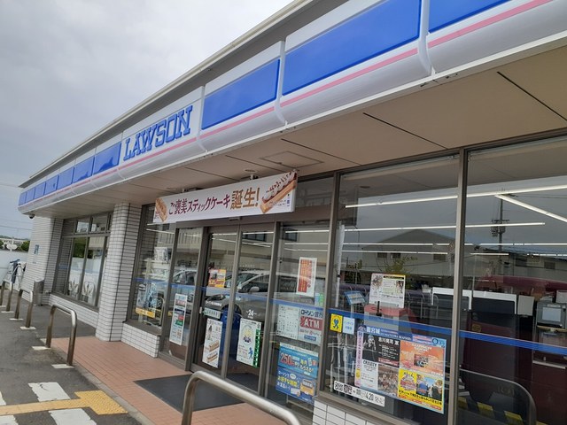 ファミール ローソン泉大津曽根町店まで600m