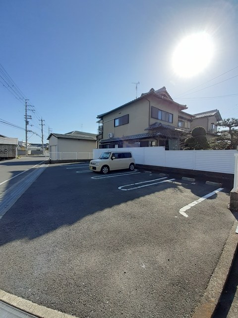 グラン　ジェルメ 駐車場